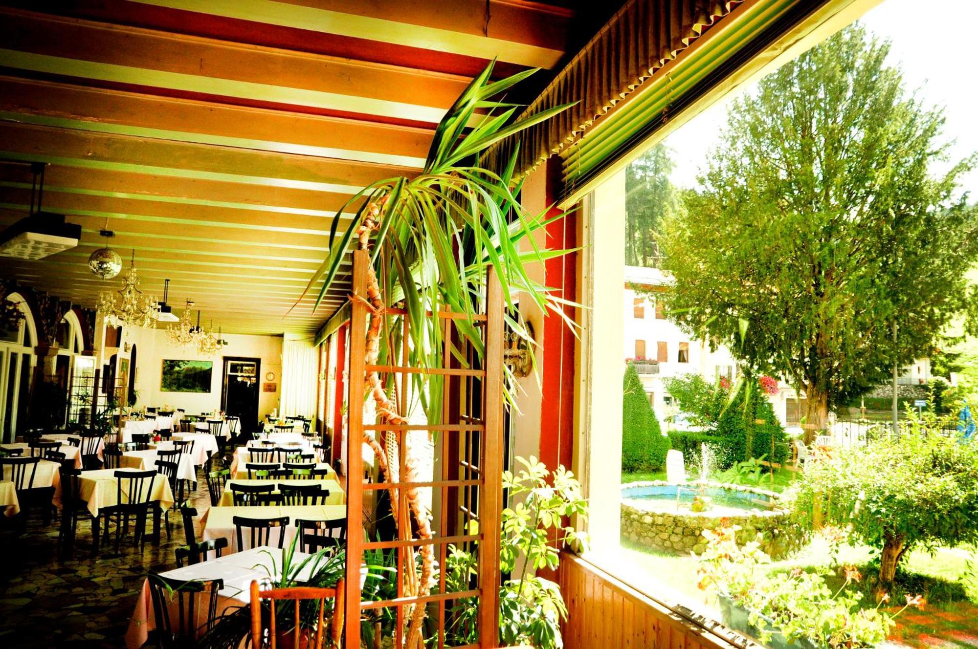 Albergo Trieste Lorenzago Di Cadore Extérieur photo